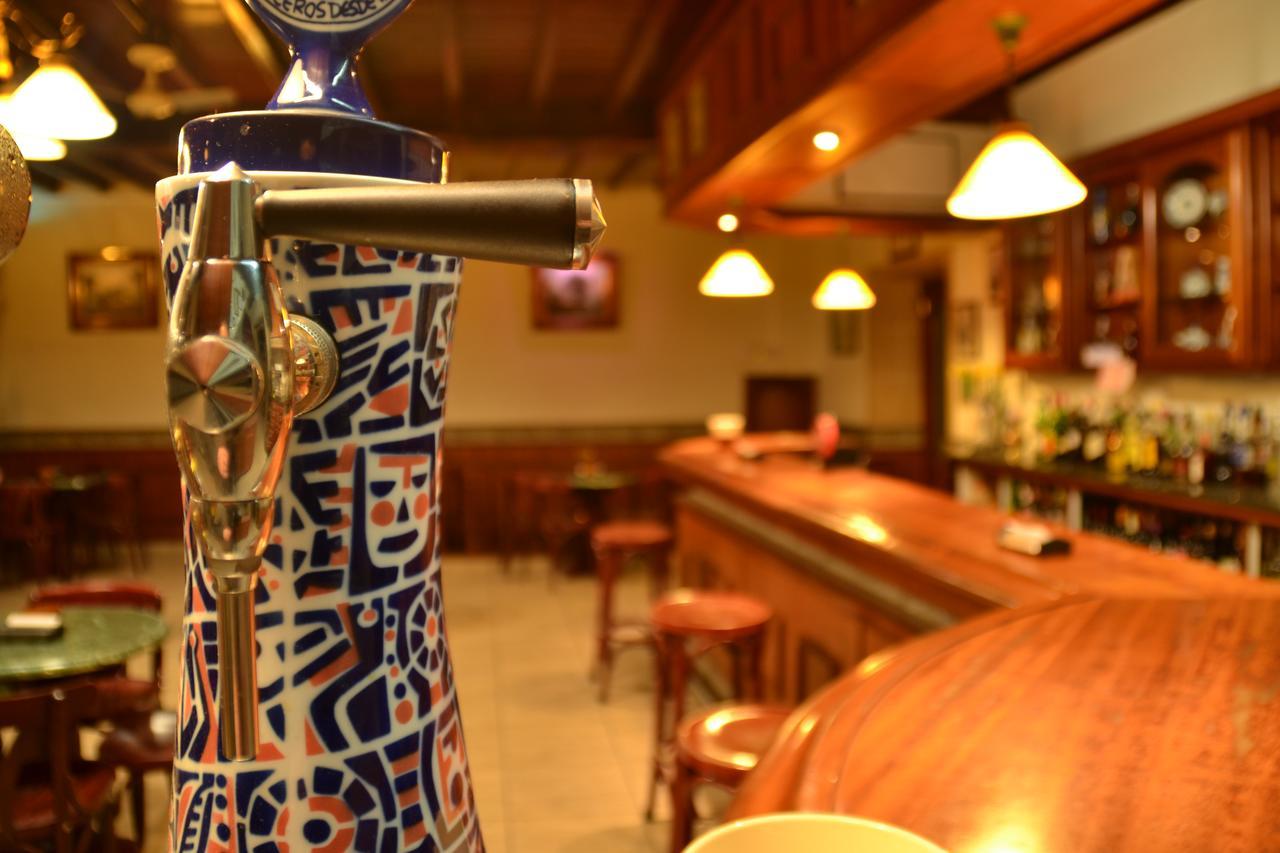 Hostal-Restaurante Paris 포카레이 외부 사진